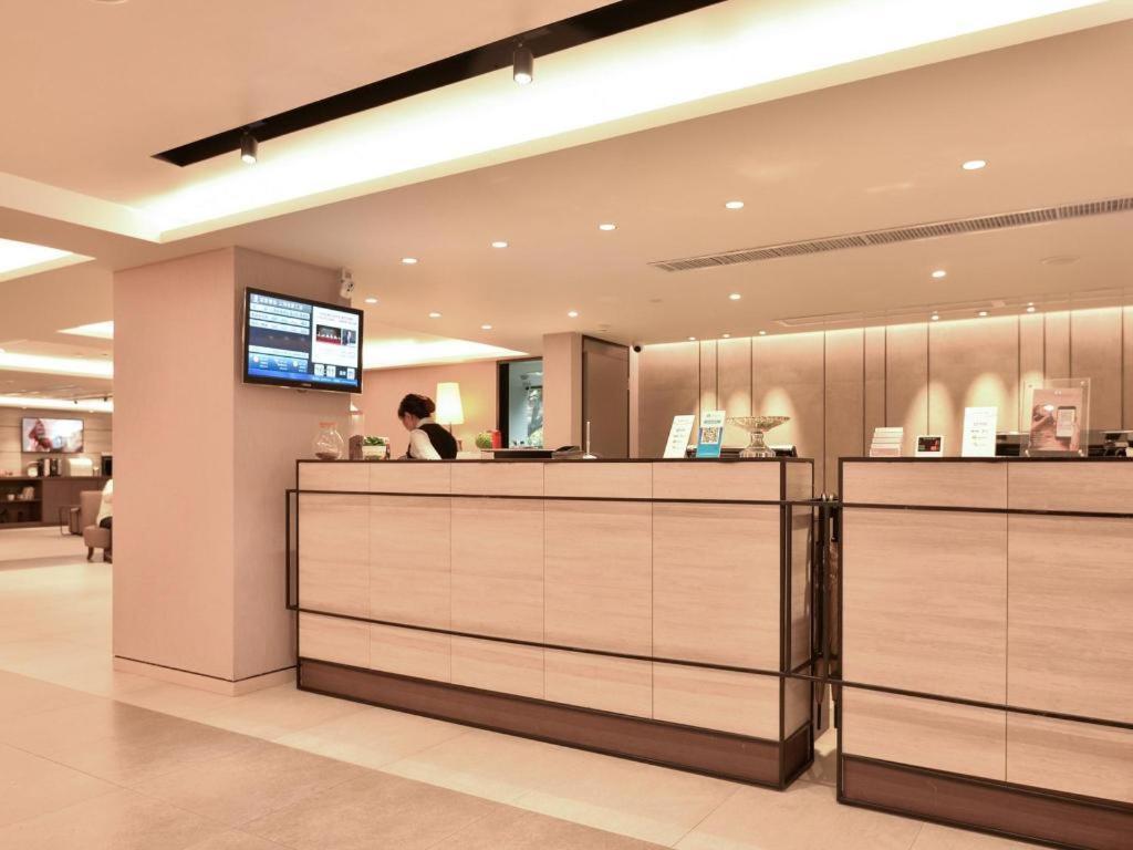 Home Inns Plus Shanghai Xujiahui Branch Exterior foto